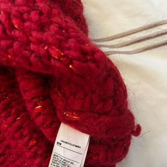 Warm sweater for the fall and winter. - Picture 5 of 7